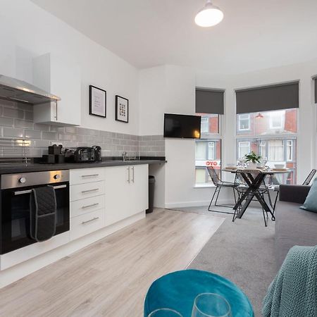 Charles Alexander Short Stay - Charnley House Apartments Blackpool Exterior foto